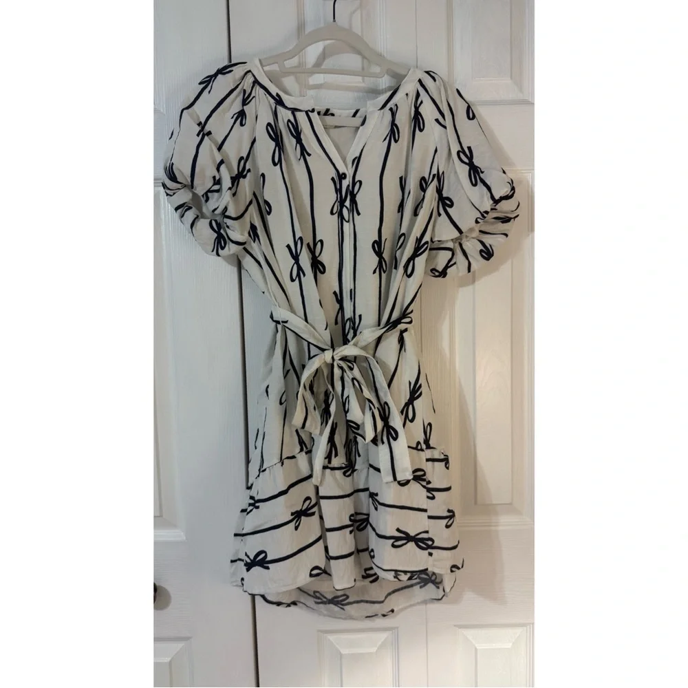 Avara Boutique White and Navy Bow Print Puff Sleeve Dress size Small - Picture 7 of 9